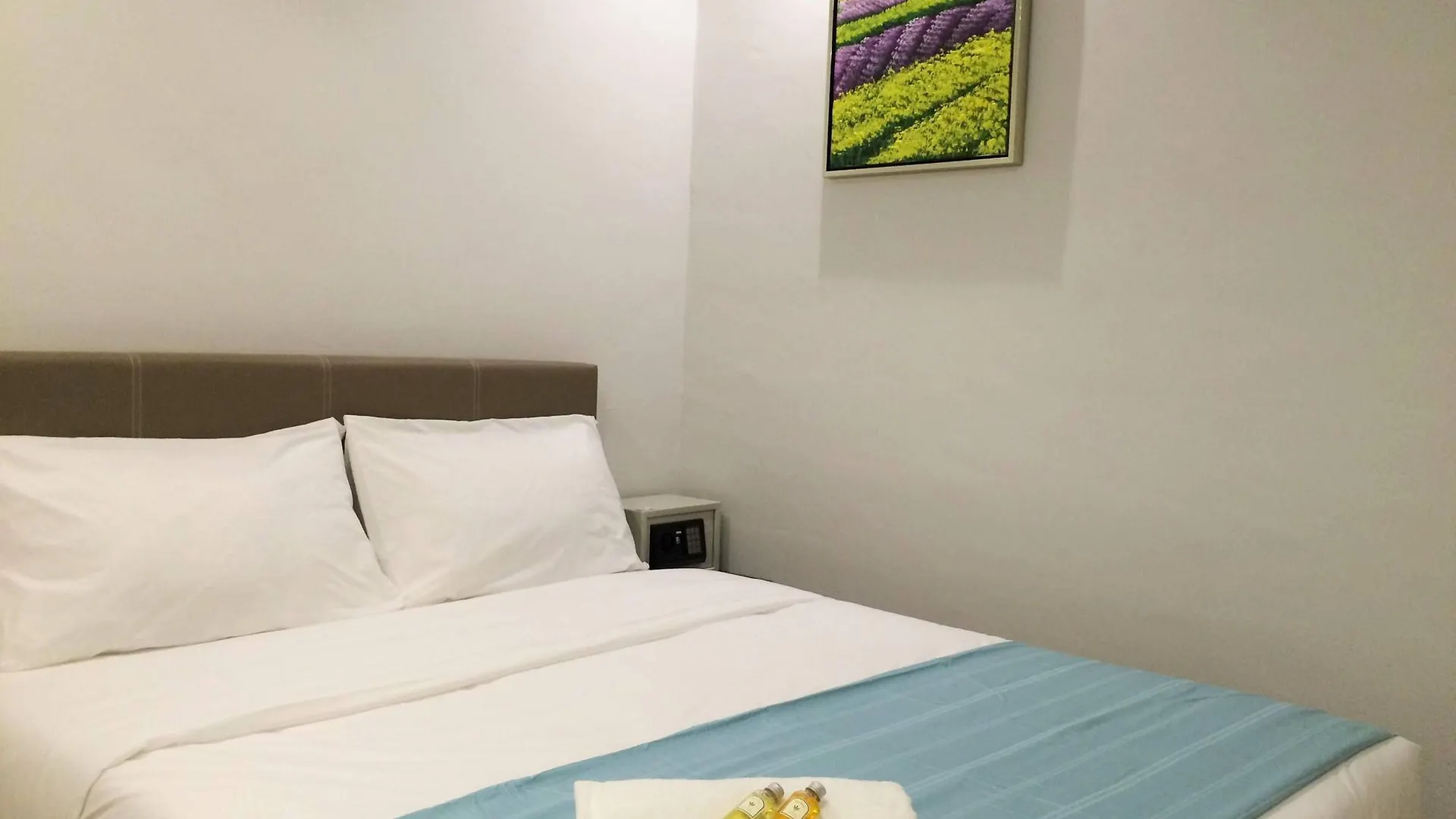 Ferda Hotel Impian Emas contacts